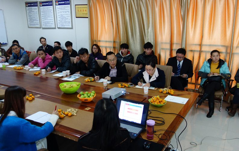 天度第四屆客戶沙龍及網(wǎng)絡(luò)營銷分享會于2013年10月23日舉行，30余家客戶參加了本次沙龍和講座，并給予高度贊許和認可。事實證明，天度在不斷強化產(chǎn)品和服務(wù)品質(zhì)的同時，我們還持續(xù)不斷加強對客戶網(wǎng)站運營和營銷推廣上的支持。選擇天度，就是選擇了一條通往新媒體營銷和電子商務(wù)的捷徑。