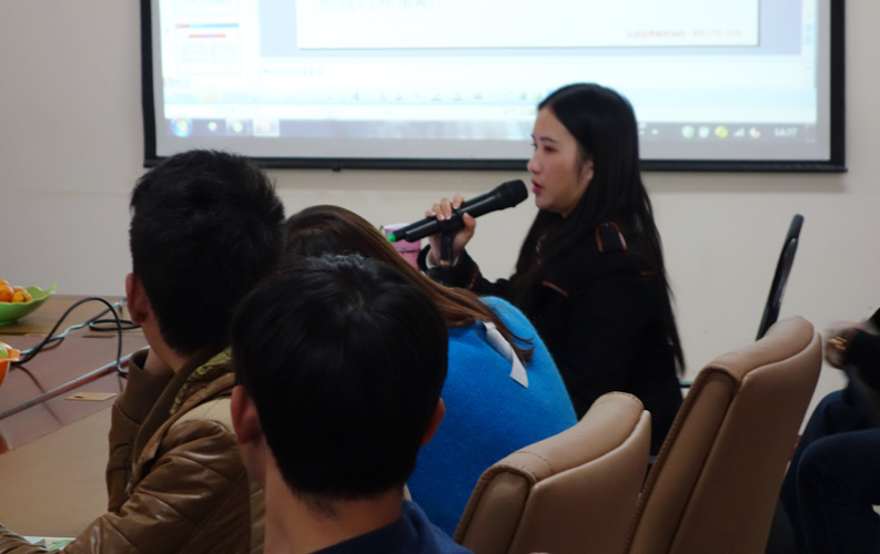 昆明天度網(wǎng)絡(luò)公司從2013年開始籌備新媒體營銷公益講座和老客戶網(wǎng)絡(luò)營銷沙龍，我們邀請了國內(nèi)網(wǎng)絡(luò)營銷和移動互聯(lián)網(wǎng)營銷專家親臨公司，為保證培訓(xùn)質(zhì)量和溝通效果，我們每次只邀請20-30家老客戶參加（全免費），我們將秉承全公益、全免費、不推銷任何產(chǎn)品和服務(wù)、只講干貨等原則，為新老客戶創(chuàng)造更多價值。